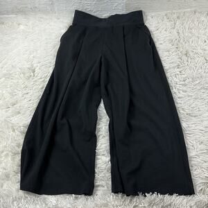 Lululemon Can You Feel The Pleat Crop *21" Black
